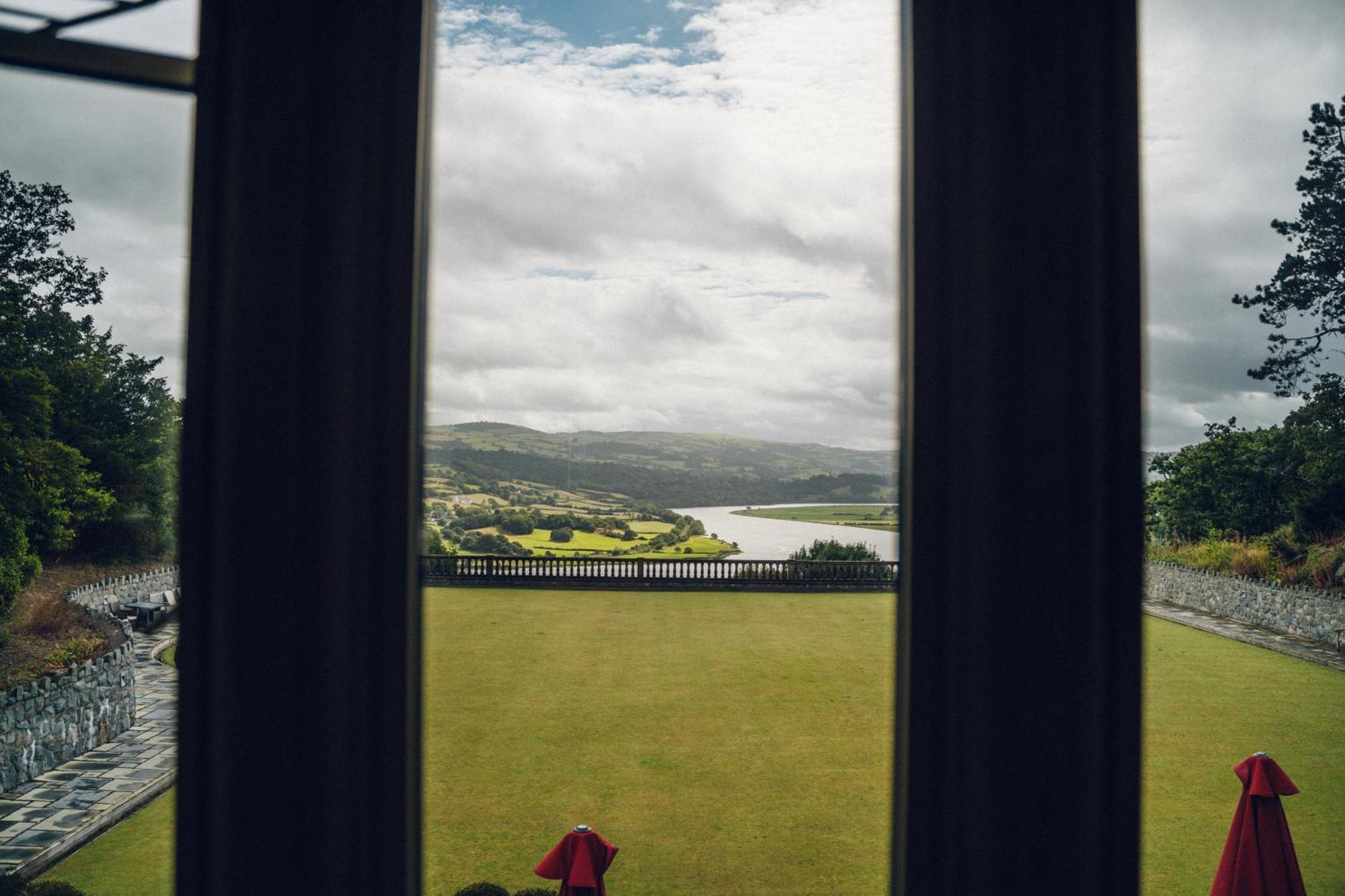 The Manor Boutique Hotel Restaurant And Bar Conwy Exteriör bild