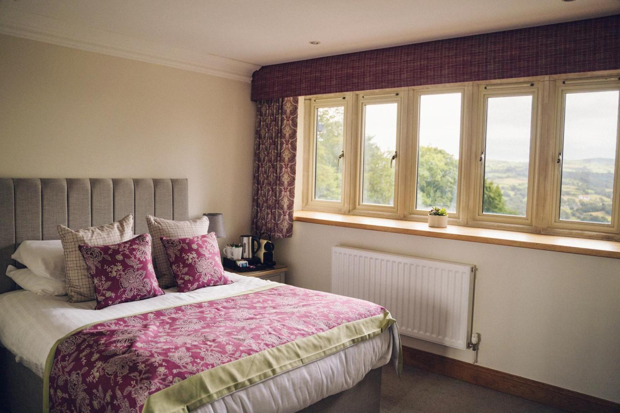 The Manor Boutique Hotel Restaurant And Bar Conwy Exteriör bild
