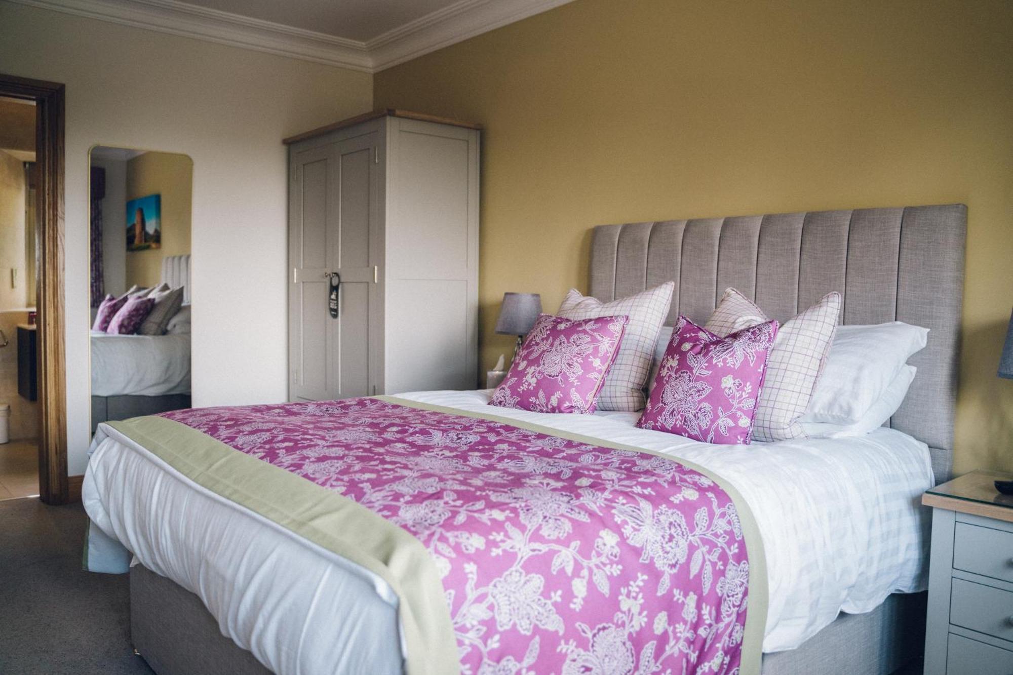 The Manor Boutique Hotel Restaurant And Bar Conwy Exteriör bild